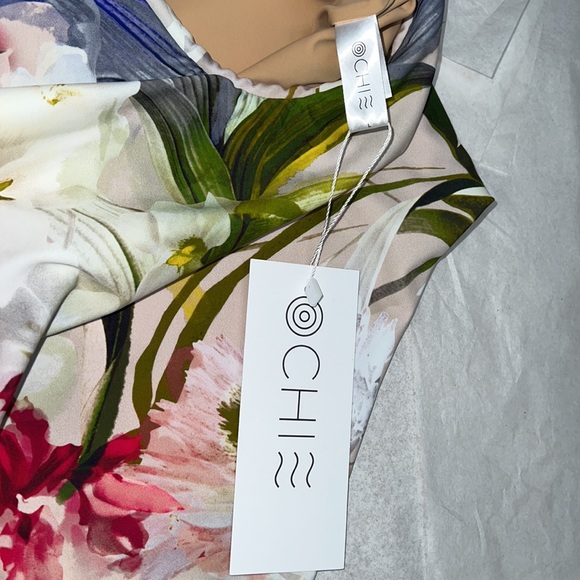 (L) OCHIE Diane Halter One-Piece Swimsuit - Picture 10 of 16